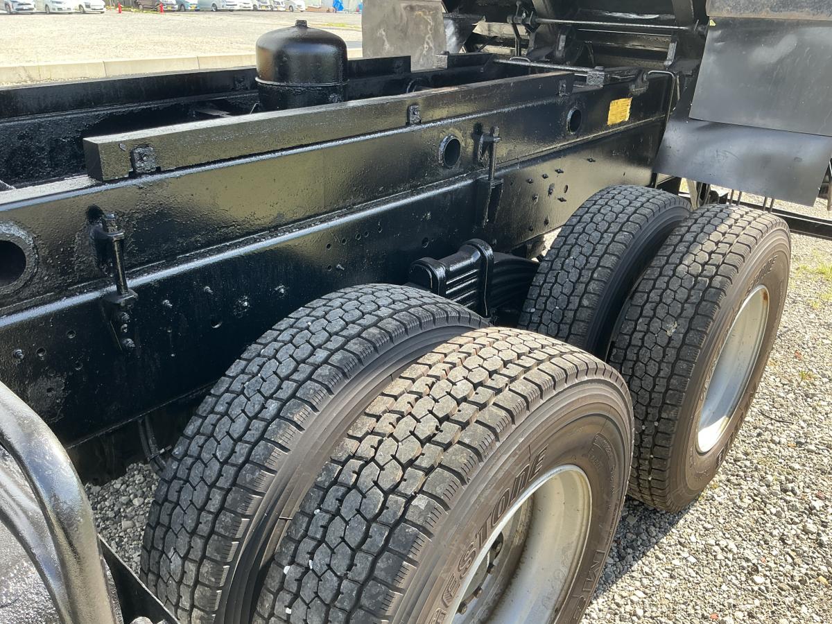 ★H19イスズギガ深ダンプ22トン車|中古トラックの販売・買取・査定のアイナビ