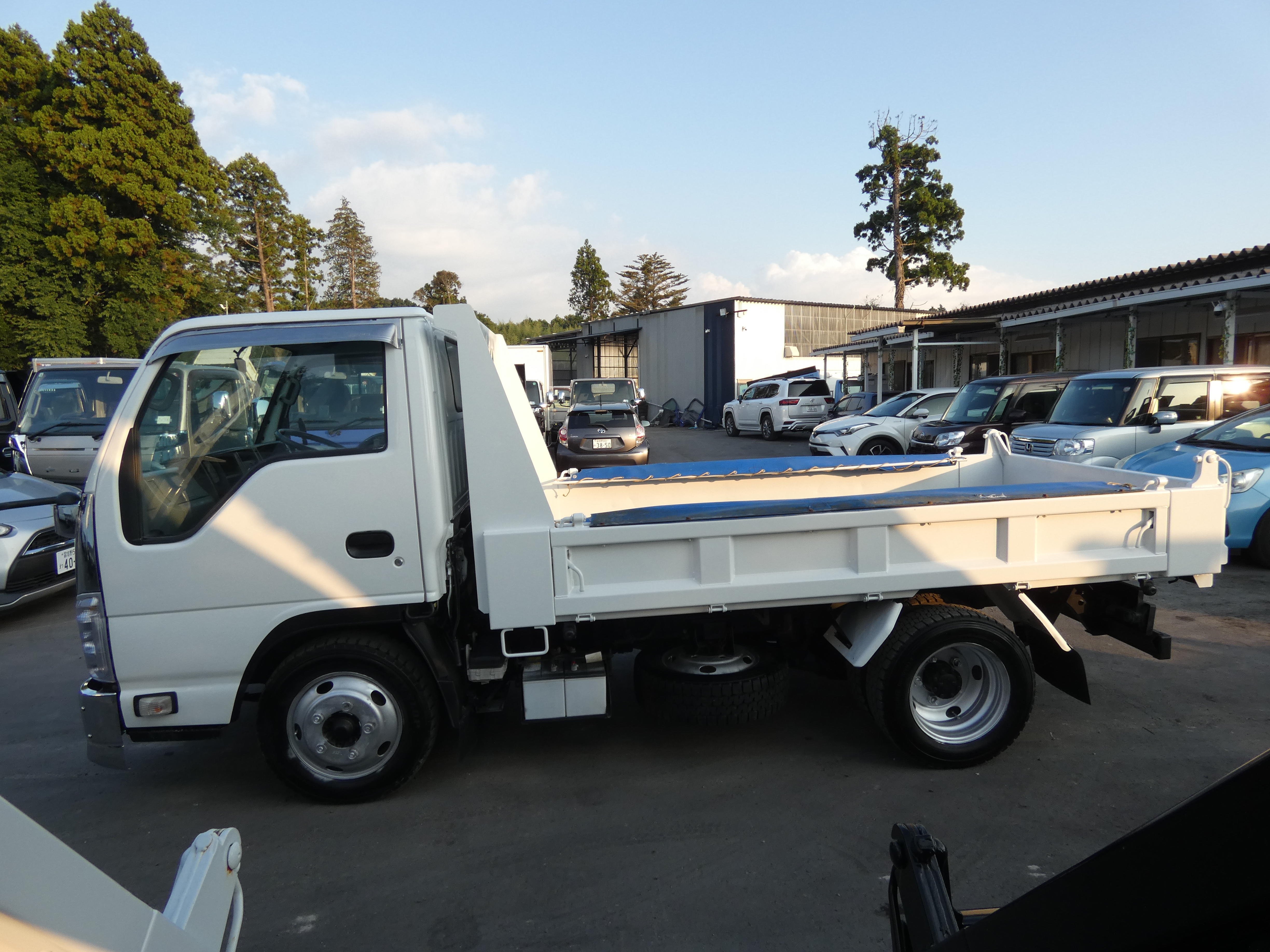 エルフ　2トン　ダンプ　コボレーン付き　250908|中古トラックの販売・買取・査定のアイナビ