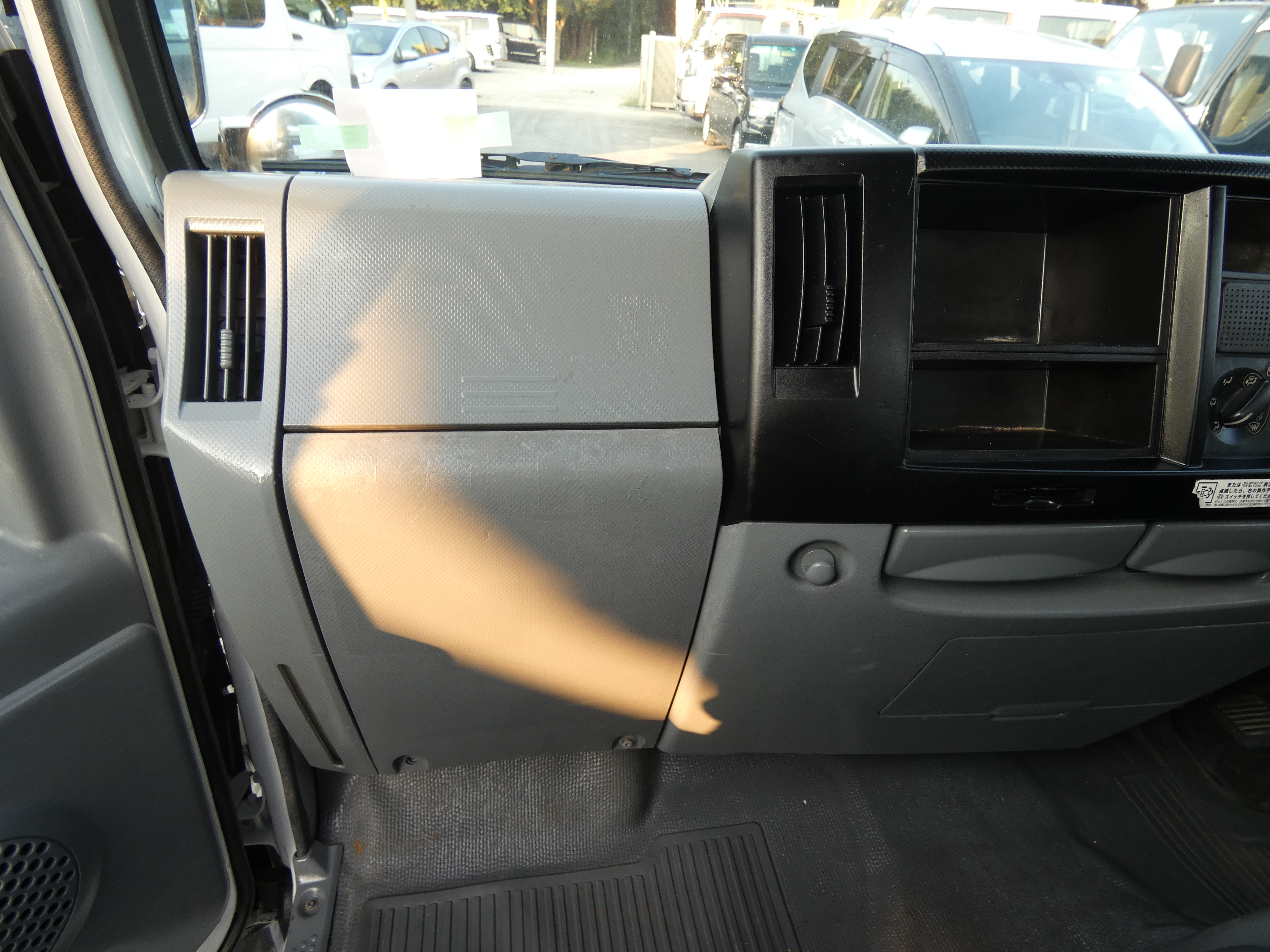 エルフ　2トン　ダンプ　コボレーン付き　250908|中古トラックの販売・買取・査定のアイナビ