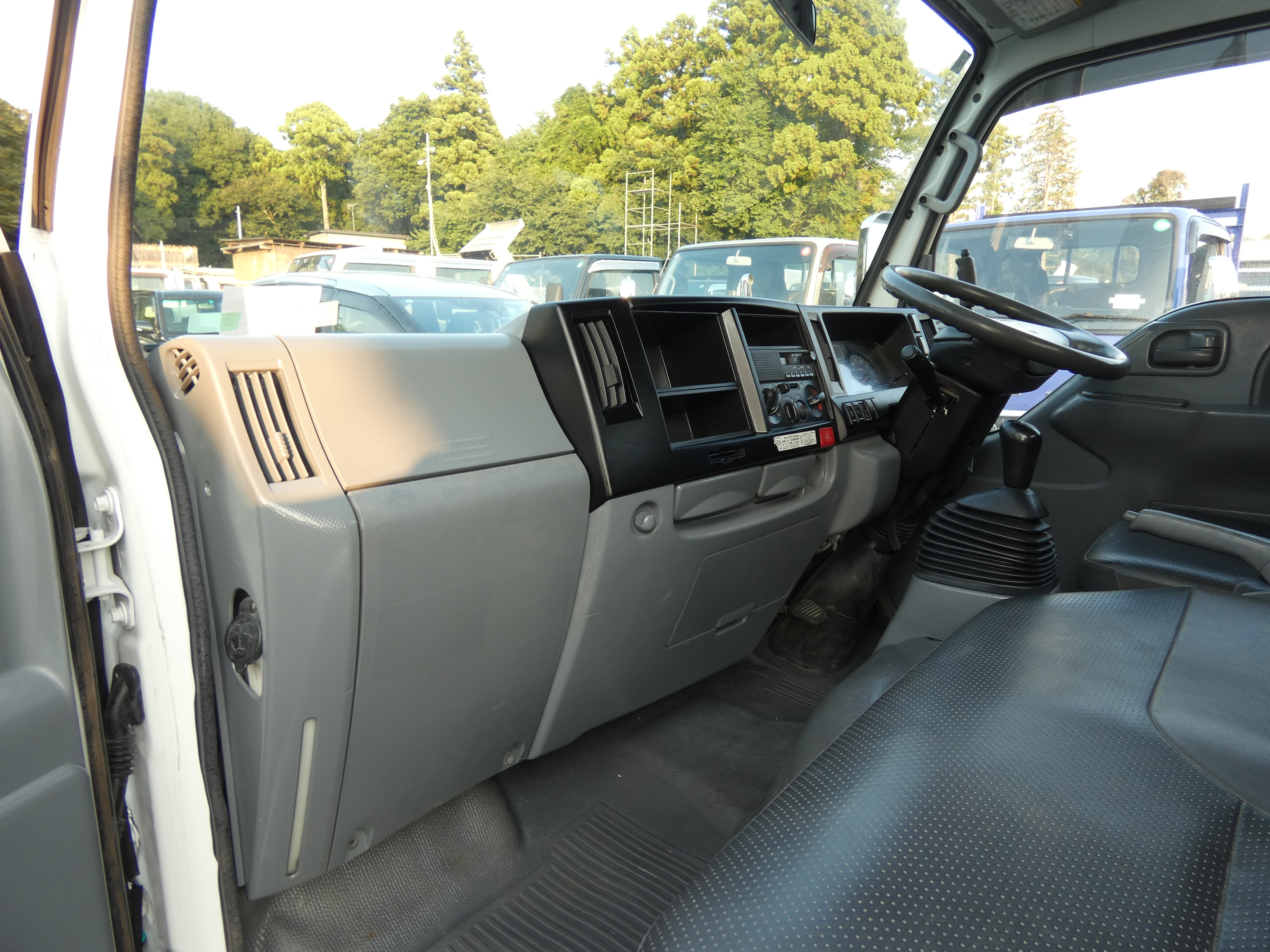 エルフ　2トン　ダンプ　コボレーン付き　250908|中古トラックの販売・買取・査定のアイナビ