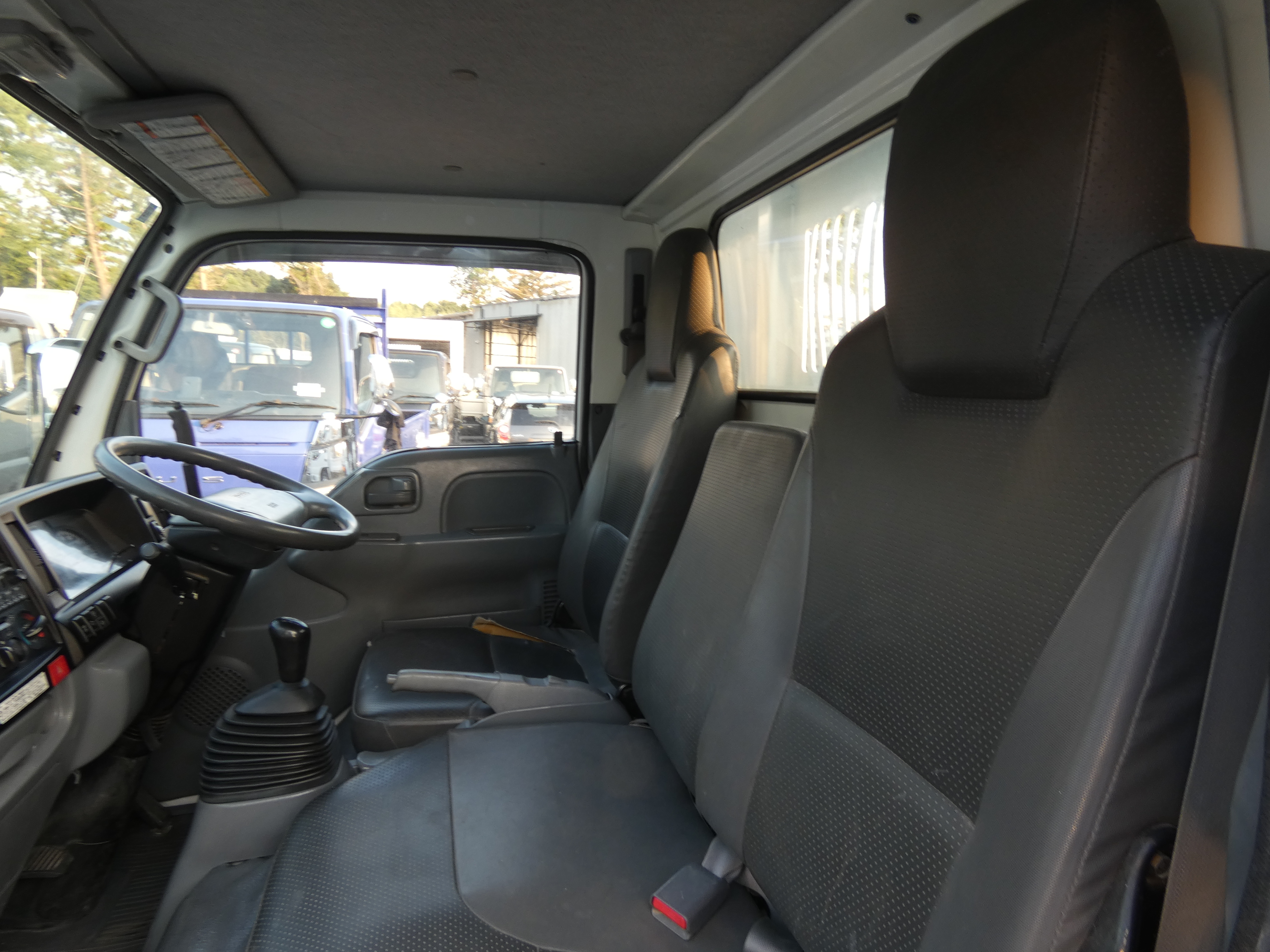 エルフ　2トン　ダンプ　コボレーン付き　250908|中古トラックの販売・買取・査定のアイナビ