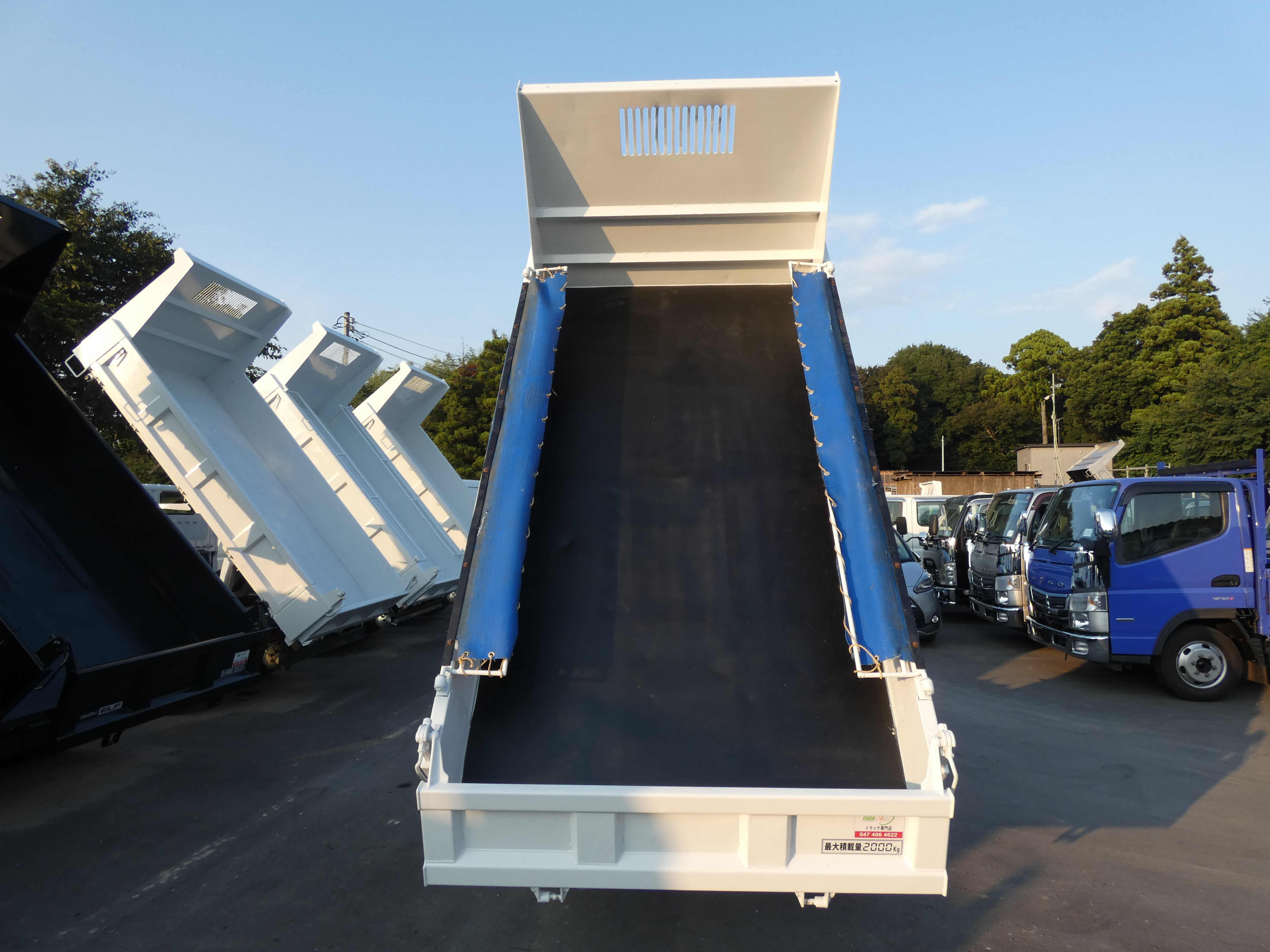 エルフ　2トン　ダンプ　コボレーン付き　250908|中古トラックの販売・買取・査定のアイナビ