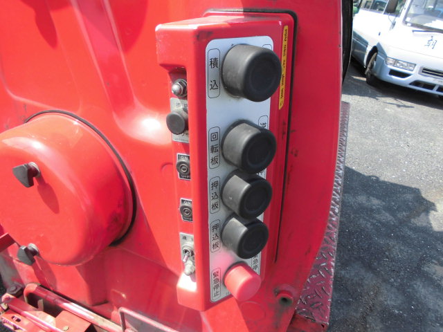 3tワイド パッカー車 回転式 ダンプ式 塵芥車 新明和|中古トラックの販売・買取・査定のアイナビ