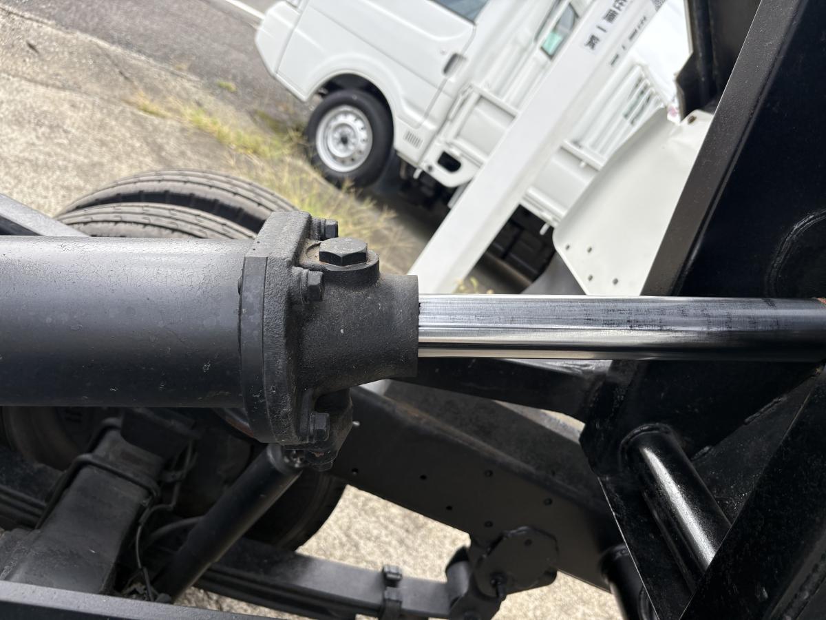 H24 デュトロ 2tダンプ|中古トラックの販売・買取・査定のアイナビ