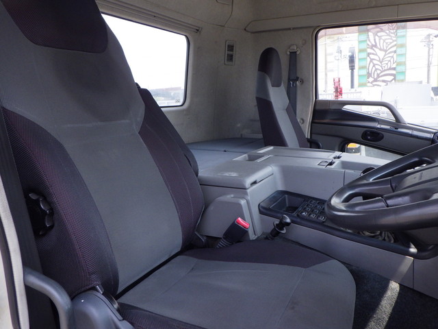 三菱QPG-FP64VDRSヘッド10t超第5輪荷重11.5t|中古トラックの販売・買取・査定のアイナビ