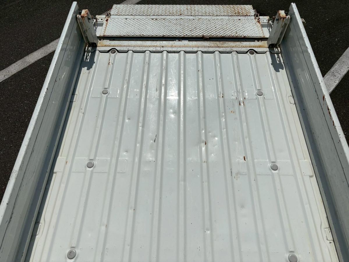 4WDコンパクトテールリフト検付パワーゲート5MTワンオーナー|中古トラックの販売・買取・査定のアイナビ