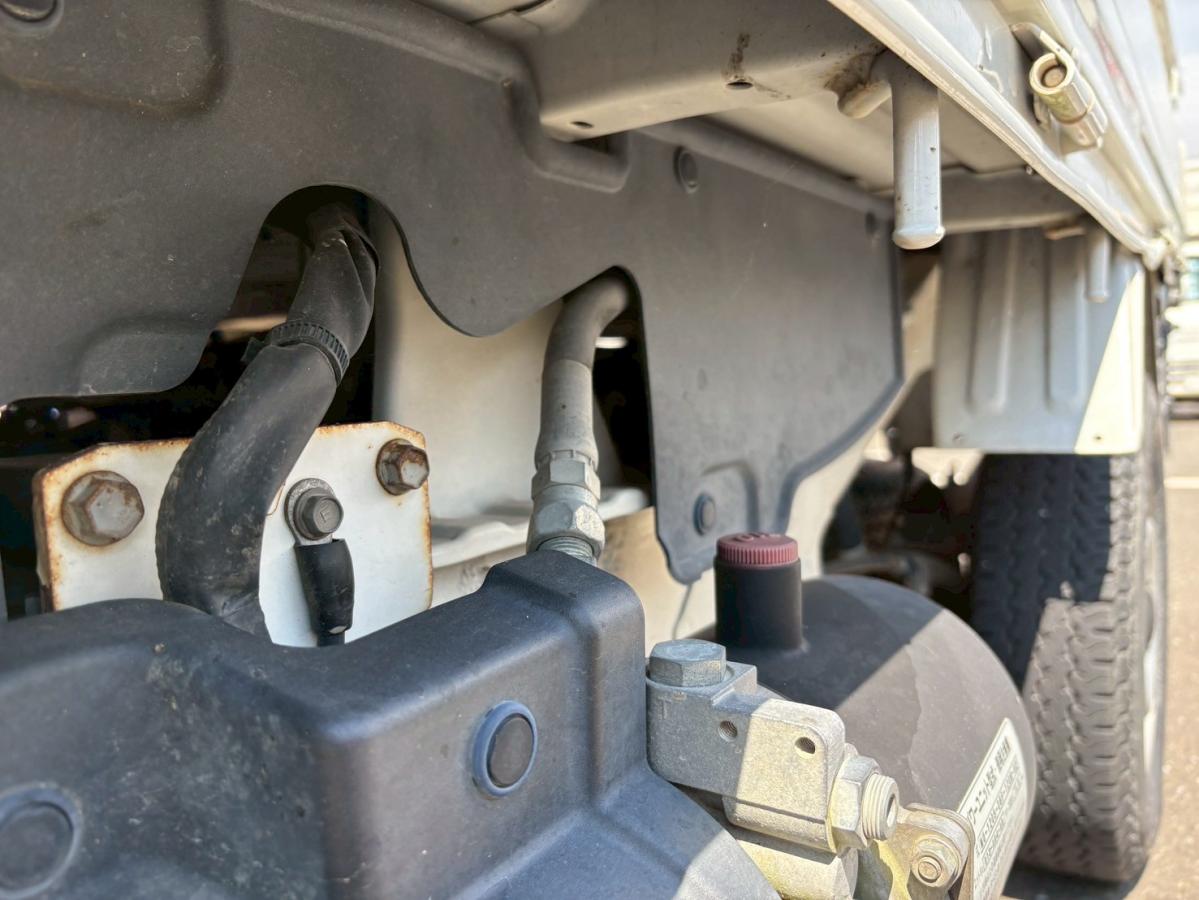 4WDコンパクトテールリフト検付パワーゲート5MTワンオーナー|中古トラックの販売・買取・査定のアイナビ