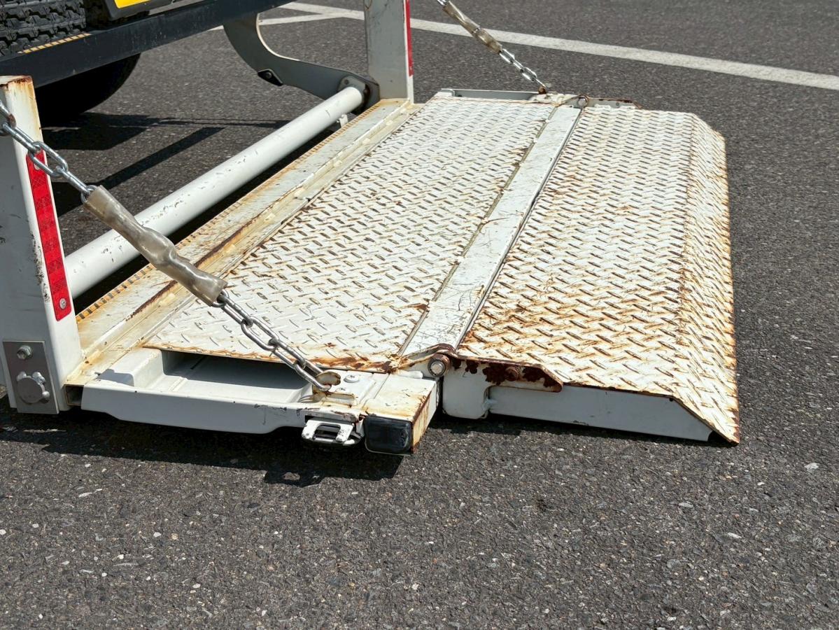 4WDコンパクトテールリフト検付パワーゲート5MTワンオーナー|中古トラックの販売・買取・査定のアイナビ