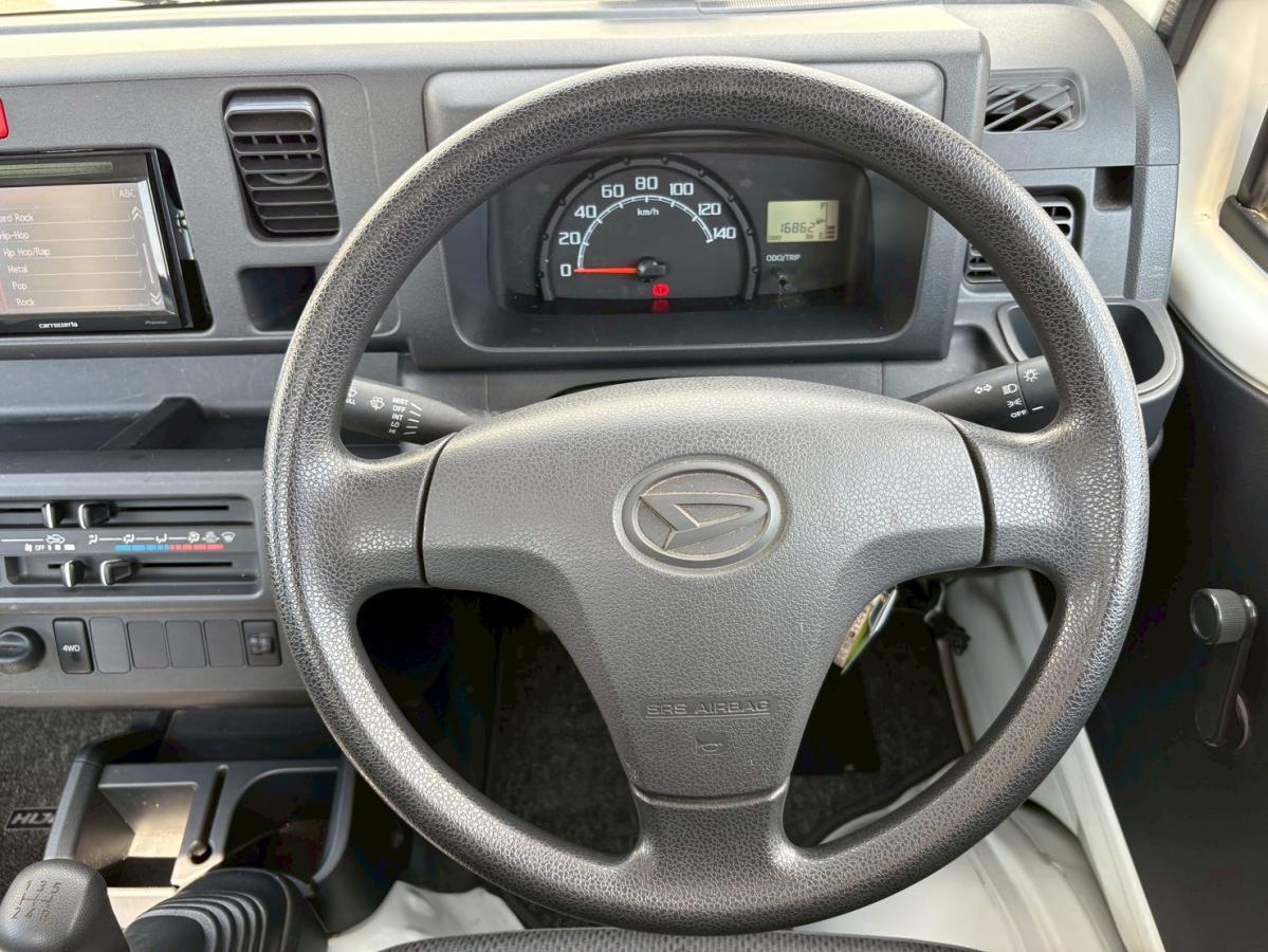 4WDコンパクトテールリフト検付パワーゲート5MTワンオーナー|中古トラックの販売・買取・査定のアイナビ