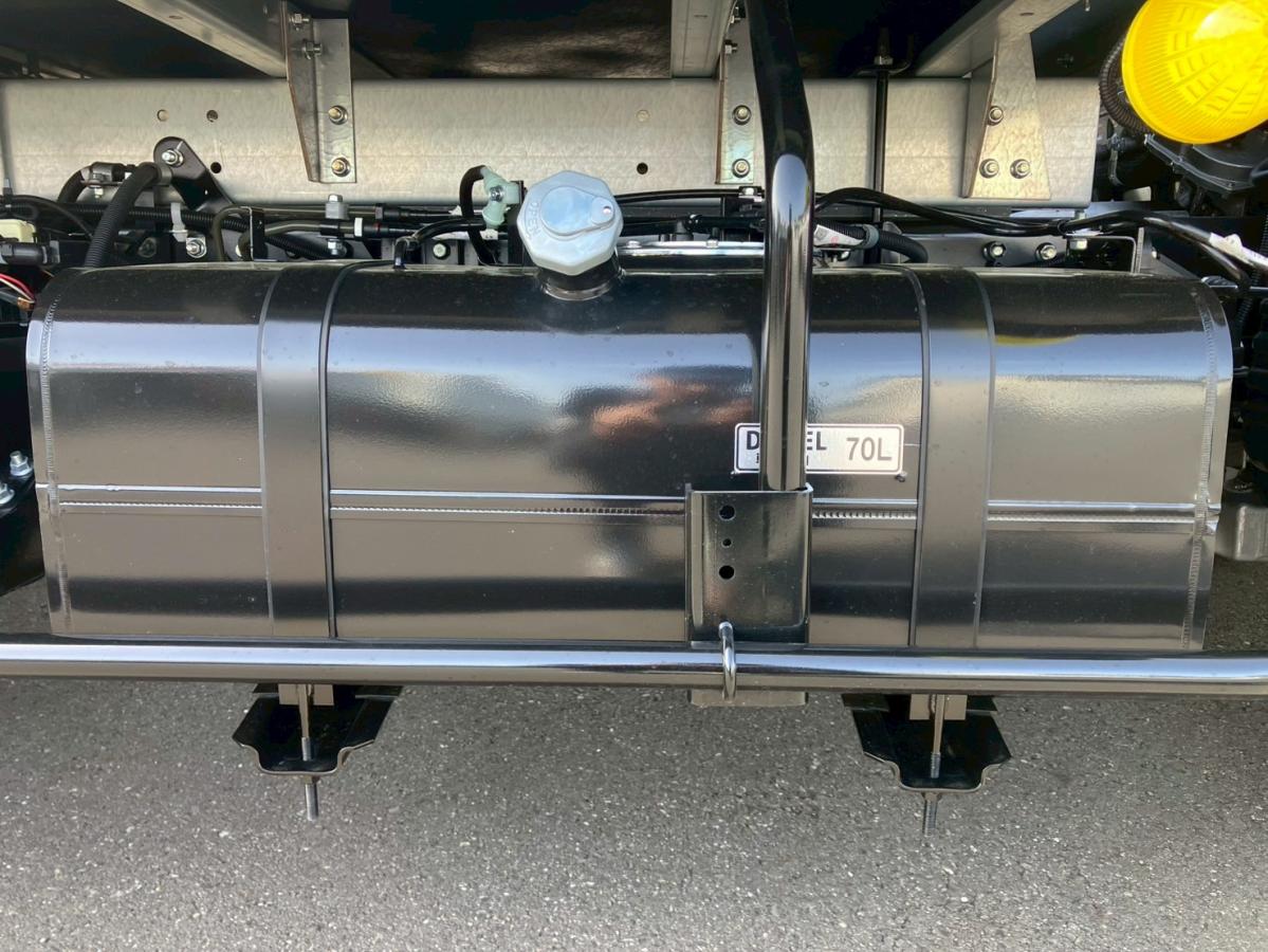 ☆未使用車 標準/10尺 AT ラッシング2段 純正ナビ|中古トラックの販売・買取・査定のアイナビ