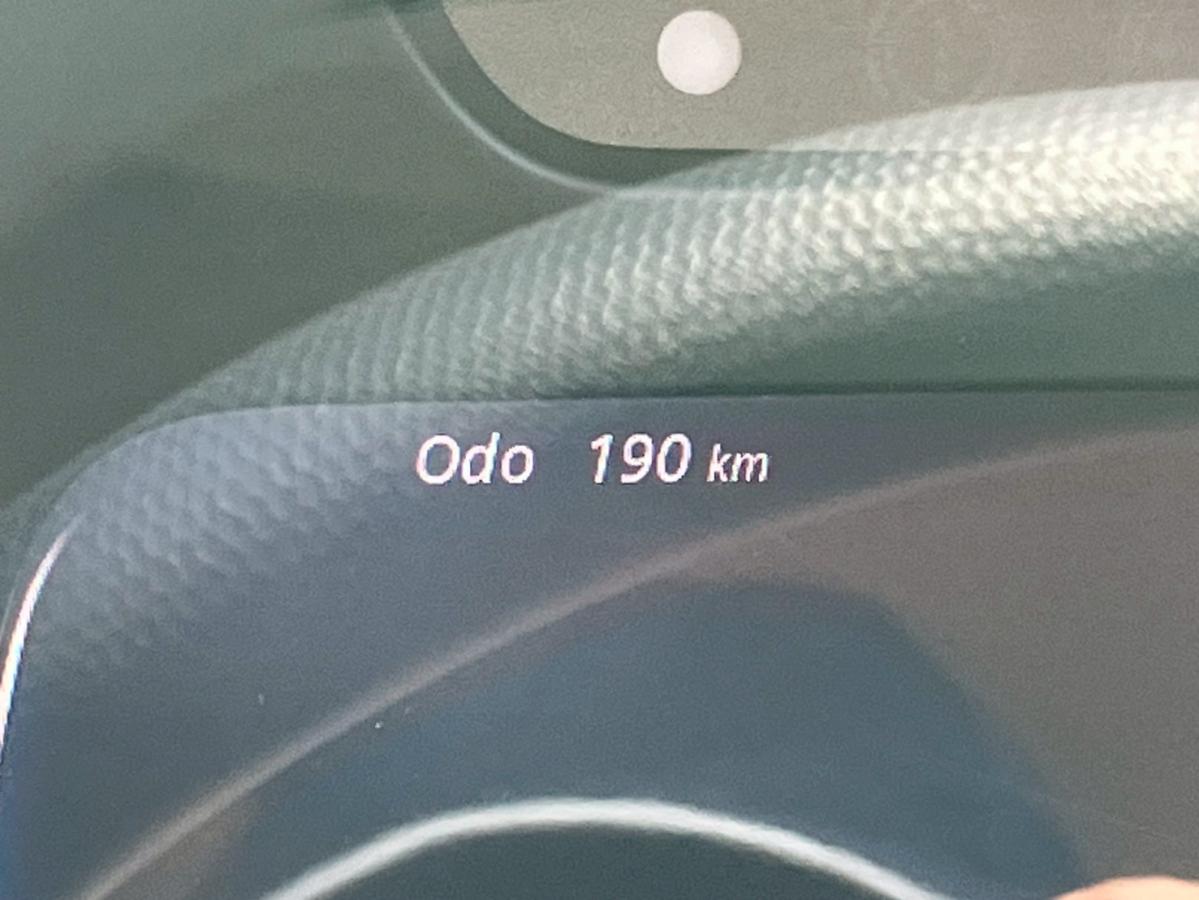 ☆未使用車 標準/10尺 AT ラッシング2段 純正ナビ|中古トラックの販売・買取・査定のアイナビ