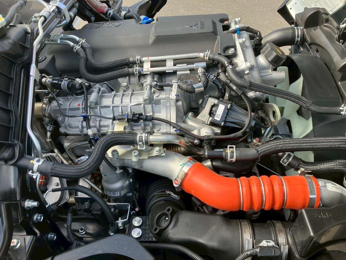 ☆未使用車 標準/10尺 AT ラッシング2段 純正ナビ|中古トラックの販売・買取・査定のアイナビ