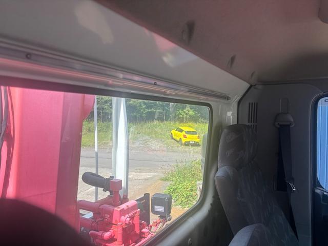 日野|中古トラックの販売・買取・査定のアイナビ