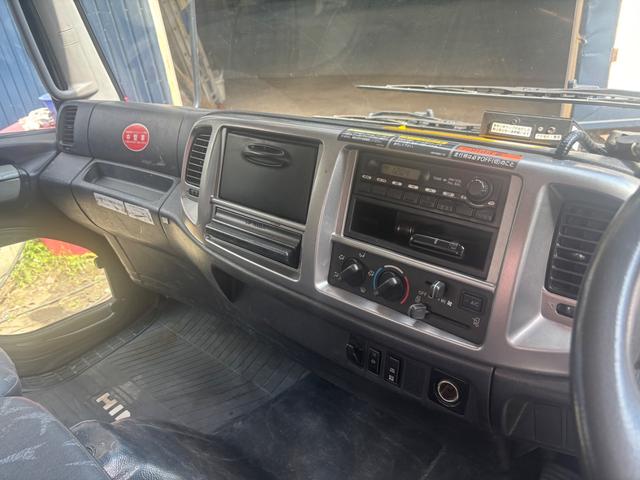 日野|中古トラックの販売・買取・査定のアイナビ