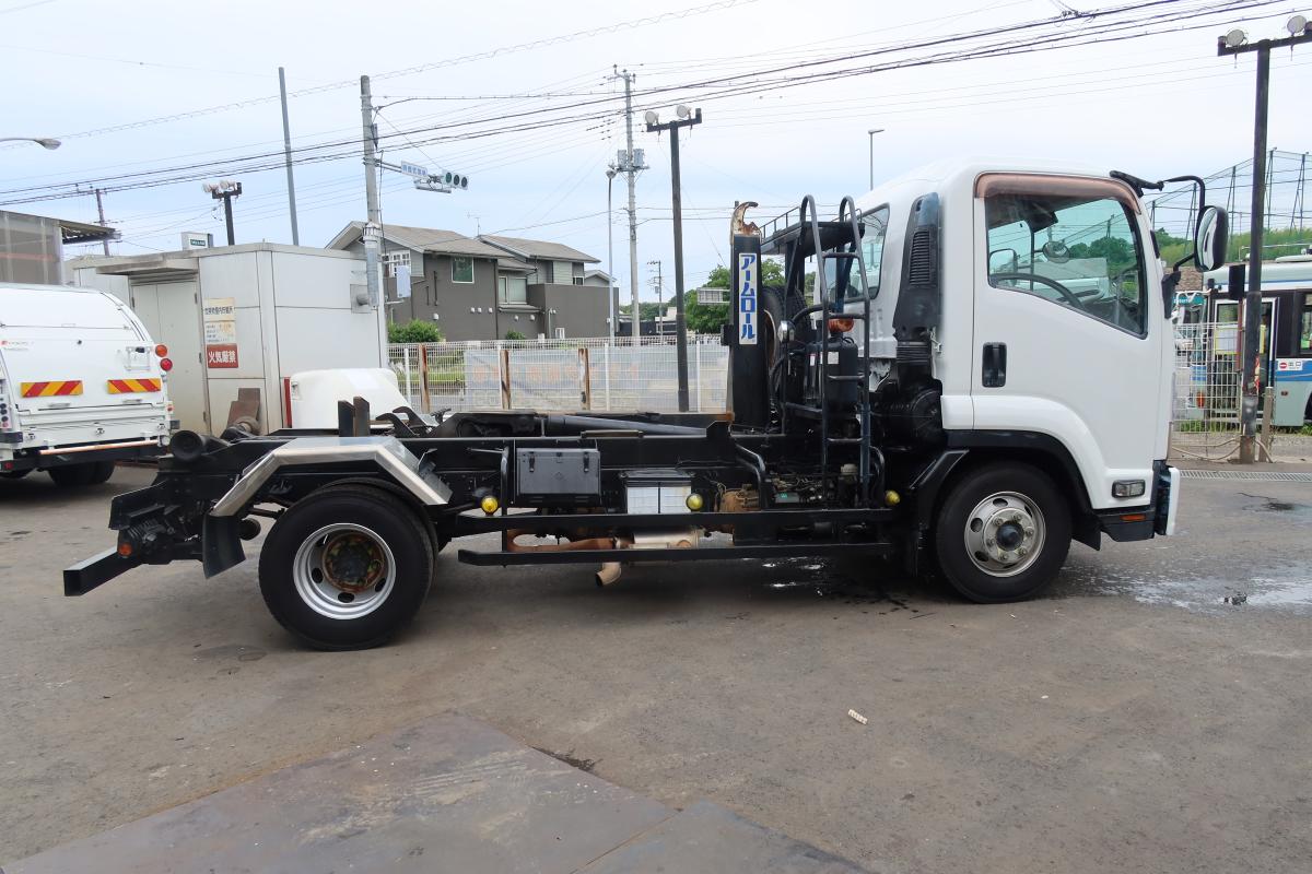 新明和製アームロールベッドなし 積載3900kgCCA44-30|中古トラックの販売・買取・査定のアイナビ