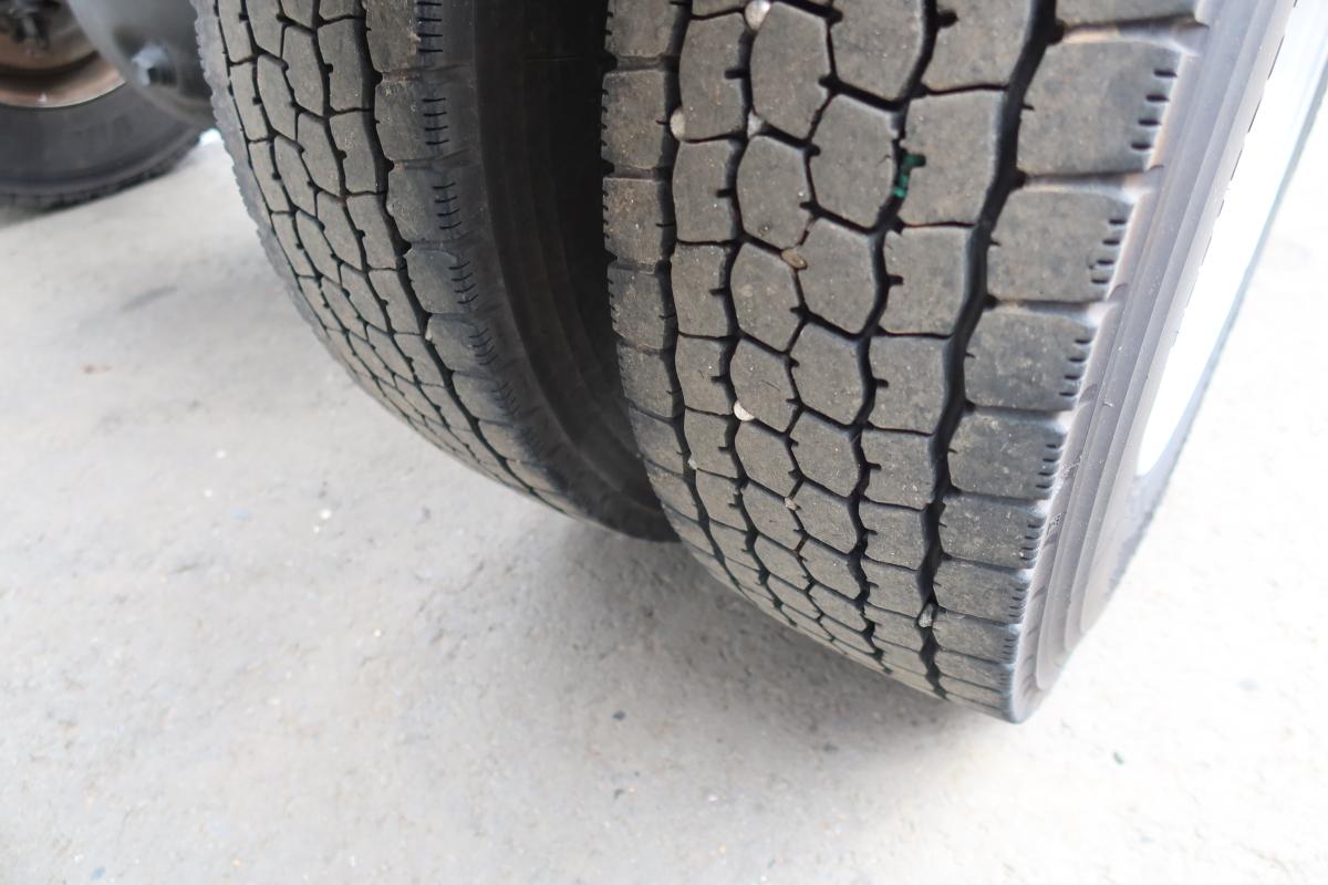 新明和製アームロールベッドなし 積載3900kgCCA44-30|中古トラックの販売・買取・査定のアイナビ