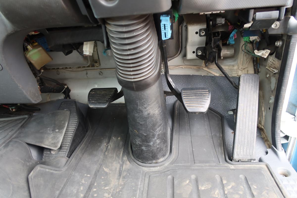 新明和製アームロールベッドなし 積載3900kgCCA44-30|中古トラックの販売・買取・査定のアイナビ