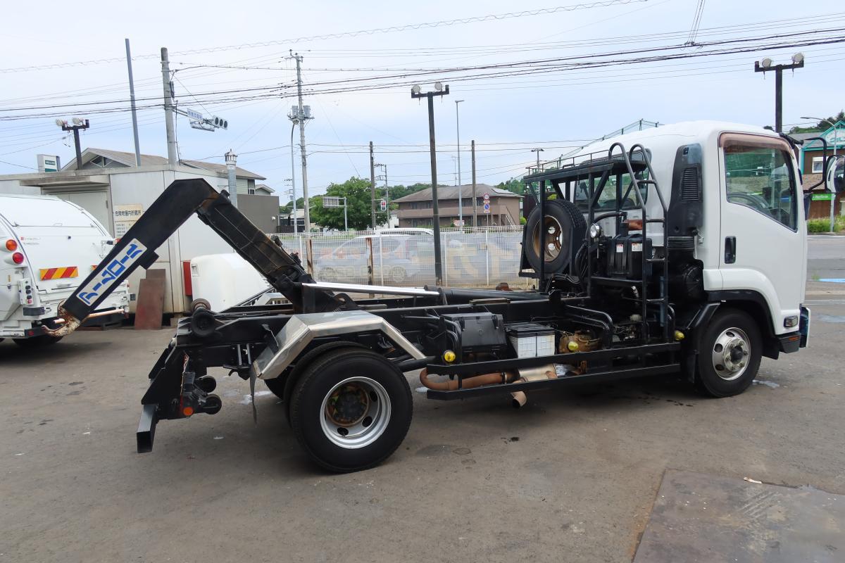 新明和製アームロールベッドなし 積載3900kgCCA44-30|中古トラックの販売・買取・査定のアイナビ