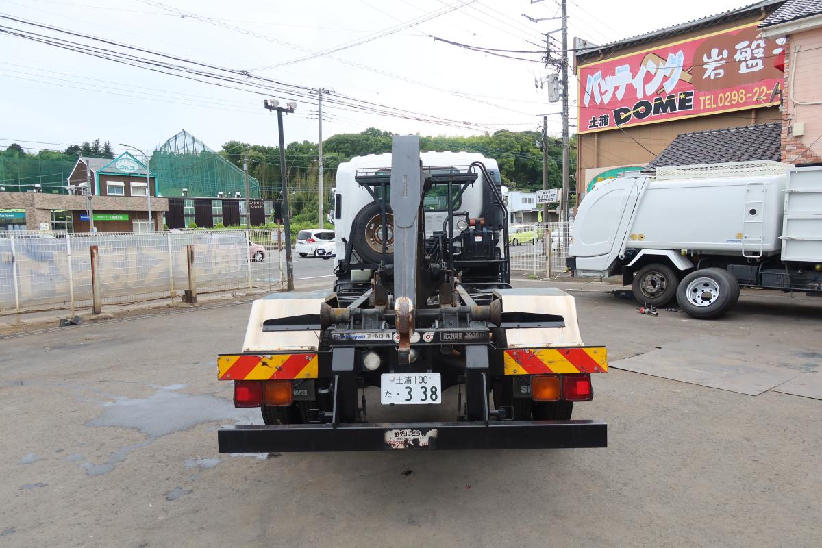 新明和製アームロールベッドなし 積載3900kgCCA44-30|中古トラックの販売・買取・査定のアイナビ