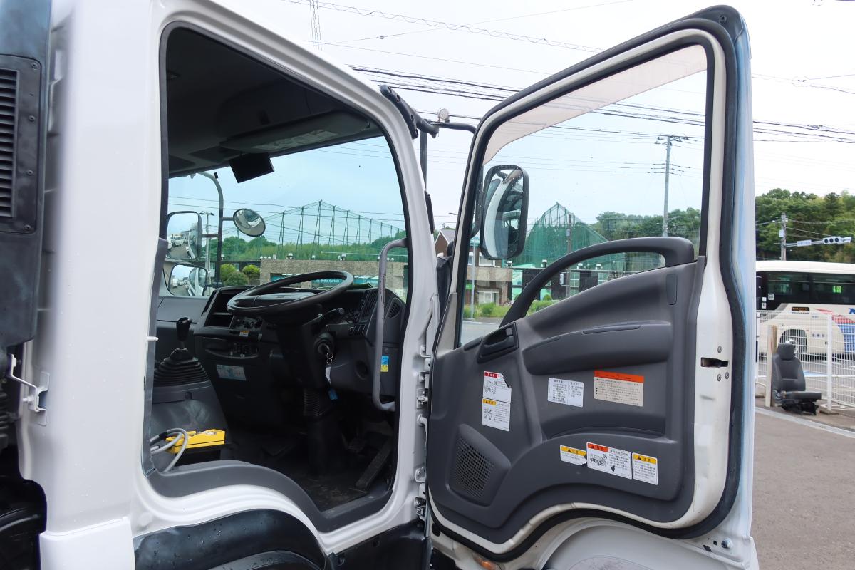 新明和製アームロールベッドなし 積載3900kgCCA44-30|中古トラックの販売・買取・査定のアイナビ