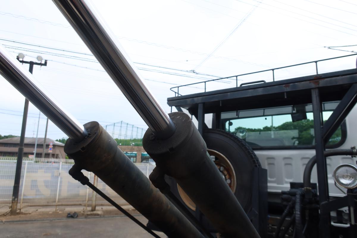 新明和製アームロールベッドなし 積載3900kgCCA44-30|中古トラックの販売・買取・査定のアイナビ