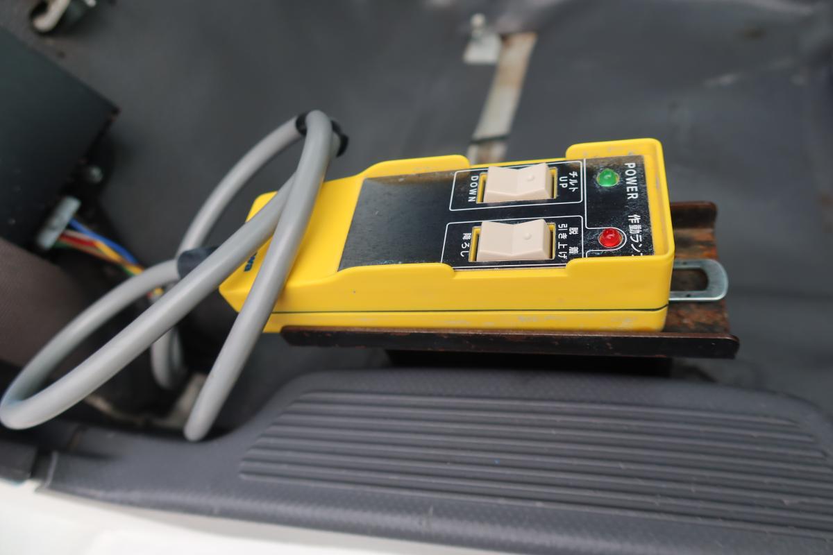 新明和製アームロールベッドなし 積載3900kgCCA44-30|中古トラックの販売・買取・査定のアイナビ