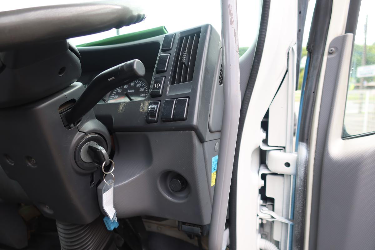 新明和製アームロールベッドなし 積載3900kgCCA44-30|中古トラックの販売・買取・査定のアイナビ