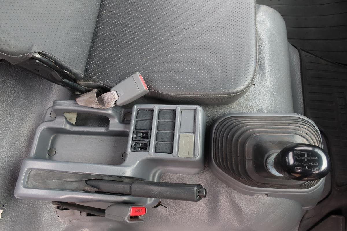 新明和製アームロールベッドなし 積載3900kgCCA44-30|中古トラックの販売・買取・査定のアイナビ