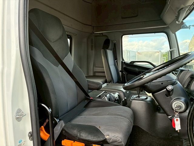 ハイルーフ後輪エアサスプロシフト45t牽引シングルヘッド|中古トラックの販売・買取・査定のアイナビ