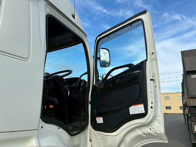 ハイルーフ後輪エアサスプロシフト45t牽引シングルヘッド|中古トラックの販売・買取・査定のアイナビ