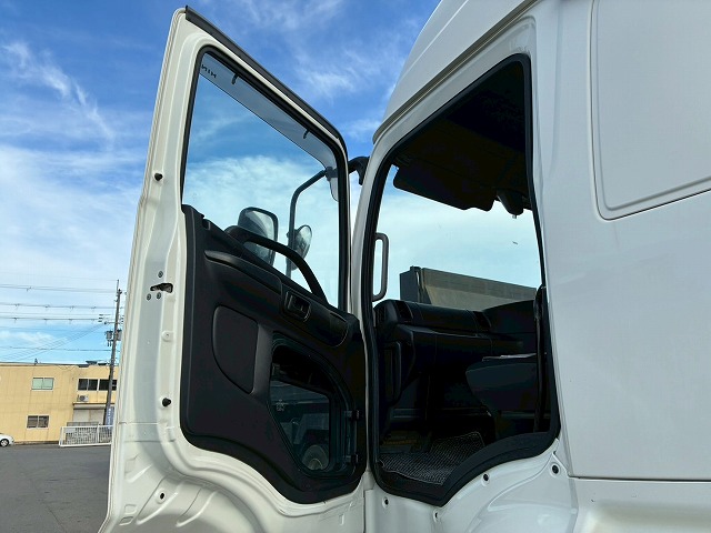 ハイルーフ後輪エアサスプロシフト45t牽引シングルヘッド|中古トラックの販売・買取・査定のアイナビ