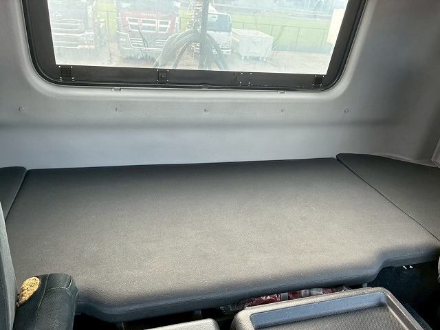 ハイルーフ後輪エアサスプロシフト45t牽引シングルヘッド|中古トラックの販売・買取・査定のアイナビ