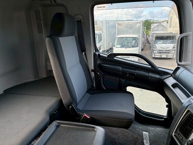 ハイルーフ後輪エアサスプロシフト45t牽引シングルヘッド|中古トラックの販売・買取・査定のアイナビ