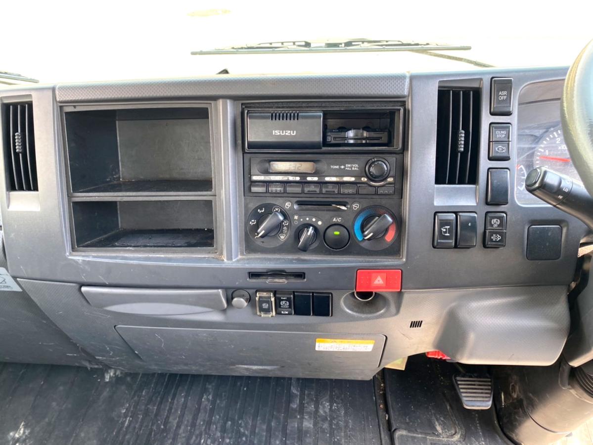 平成21年いすゞエルフ平ボディワイドロング道路標識車|中古トラックの販売・買取・査定のアイナビ