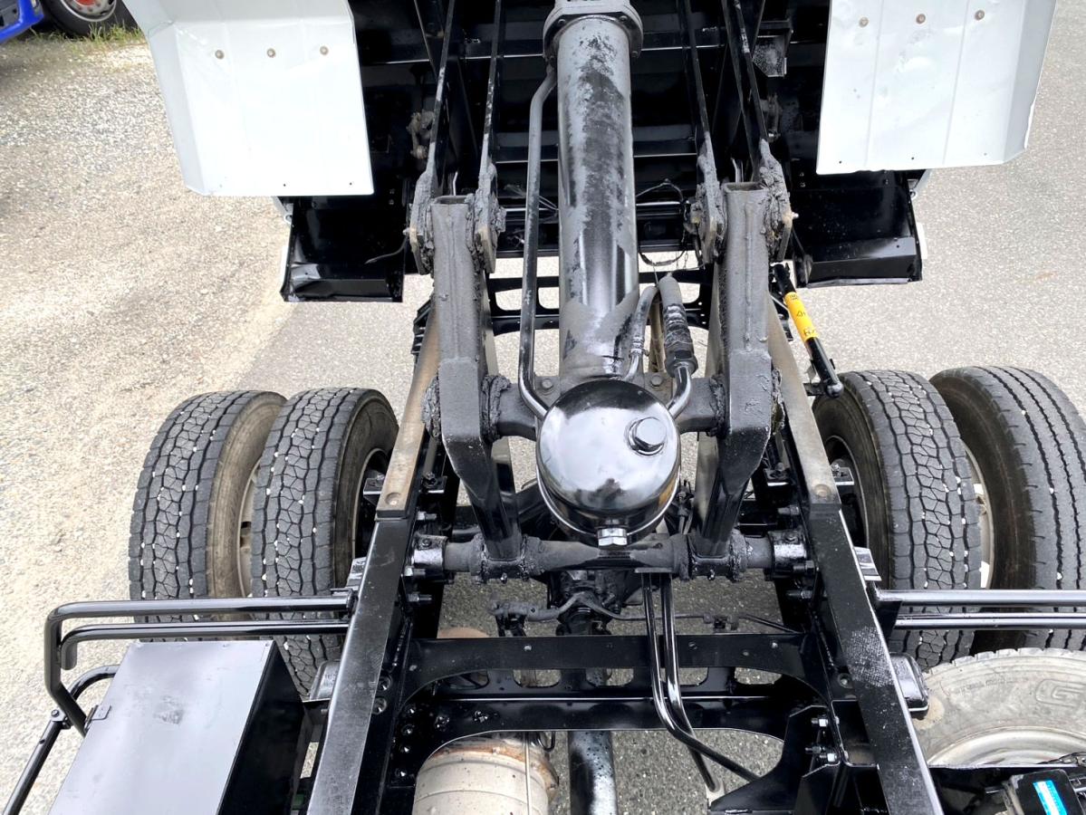 平成26年いすゞフォワード4tダンプ全塗装済TKG-FRR90S1|中古トラックの販売・買取・査定のアイナビ