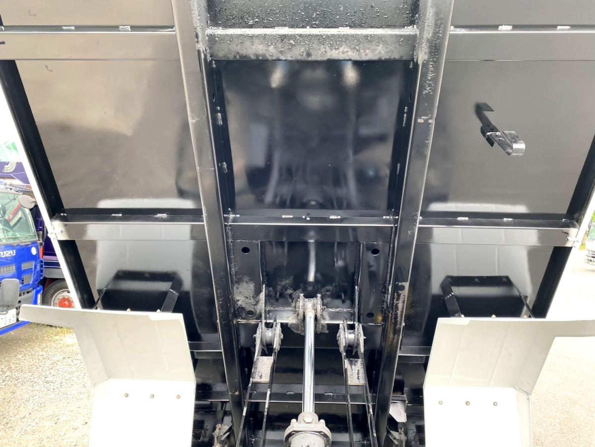 平成26年いすゞフォワード4tダンプ全塗装済TKG-FRR90S1|中古トラックの販売・買取・査定のアイナビ