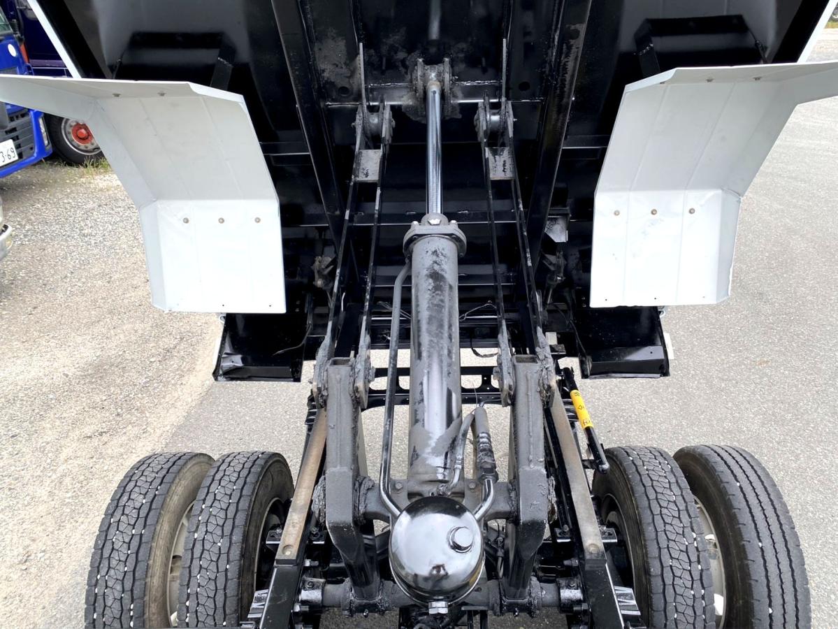 平成26年いすゞフォワード4tダンプ全塗装済TKG-FRR90S1|中古トラックの販売・買取・査定のアイナビ