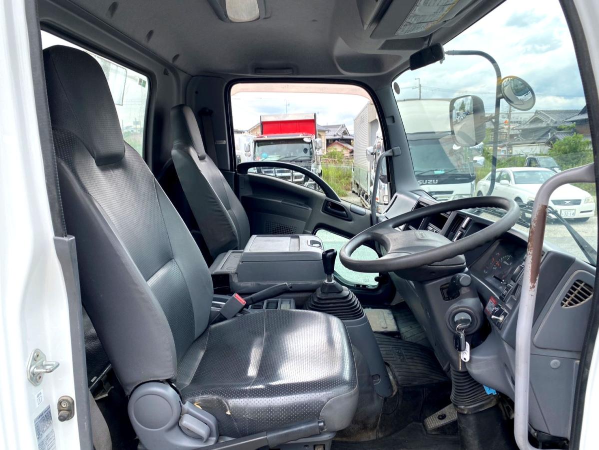 平成26年いすゞフォワード4tダンプ全塗装済TKG-FRR90S1|中古トラックの販売・買取・査定のアイナビ