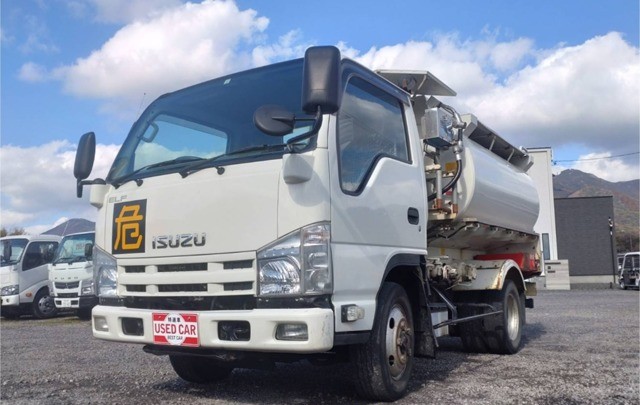 いすゞエルフ タンクローリー4WD 2層3.5KL 消防書類有|中古トラックの販売・買取・査定のアイナビ