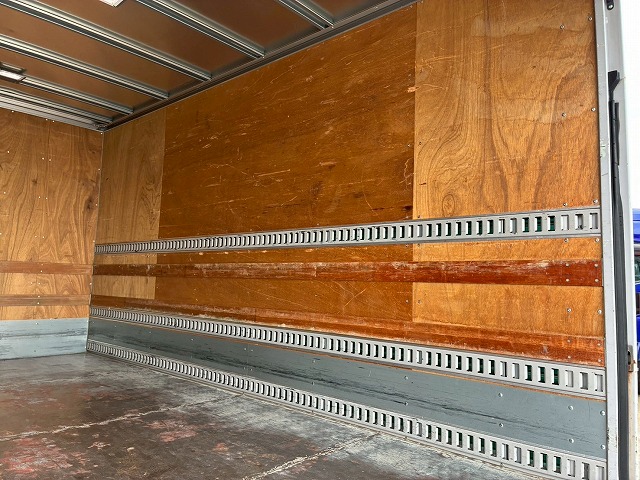 左サイド扉日本フルハーフ6速MT2t6t小型ドライバン箱車|中古トラックの販売・買取・査定のアイナビ