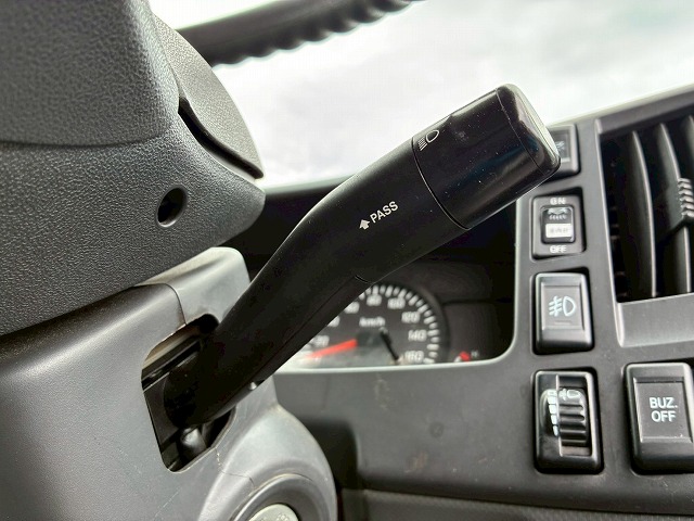 左サイド扉日本フルハーフ6速MT2t6t小型ドライバン箱車|中古トラックの販売・買取・査定のアイナビ