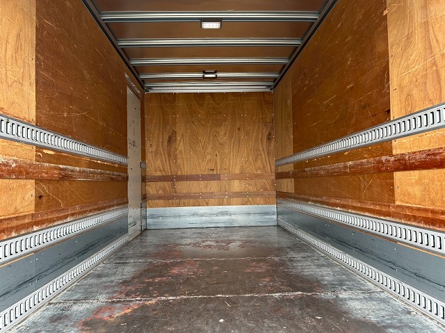 左サイド扉日本フルハーフ6速MT2t6t小型ドライバン箱車|中古トラックの販売・買取・査定のアイナビ