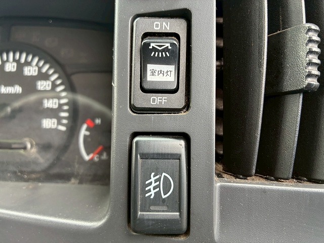 左サイド扉日本フルハーフ6速MT2t6t小型ドライバン箱車|中古トラックの販売・買取・査定のアイナビ