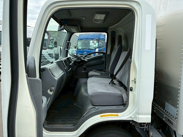 左サイド扉日本フルハーフ6速MT2t6t小型ドライバン箱車|中古トラックの販売・買取・査定のアイナビ