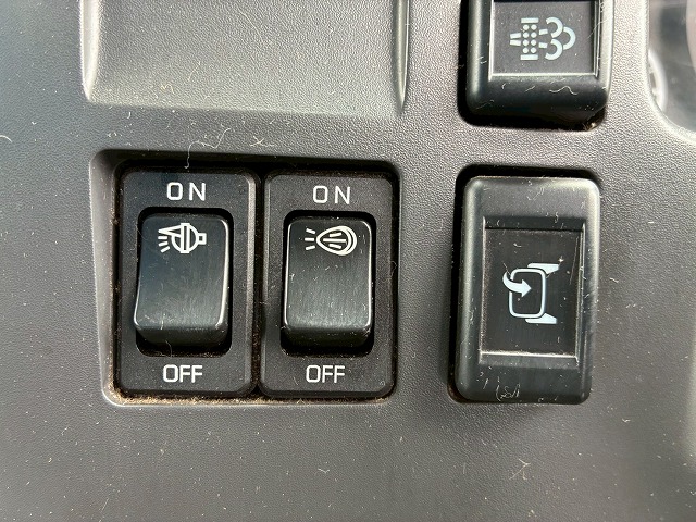 左サイド扉日本フルハーフ6速MT2t6t小型ドライバン箱車|中古トラックの販売・買取・査定のアイナビ