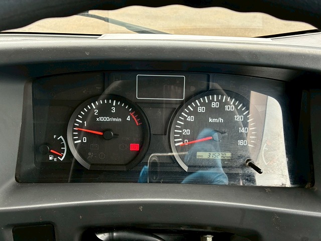 左サイド扉日本フルハーフ6速MT2t6t小型ドライバン箱車|中古トラックの販売・買取・査定のアイナビ