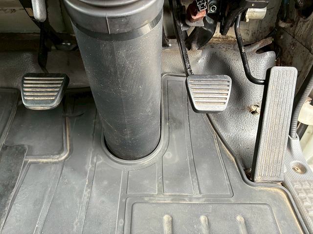 左サイド扉日本フルハーフ6速MT2t6t小型ドライバン箱車|中古トラックの販売・買取・査定のアイナビ