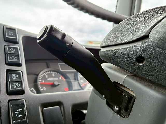 左サイド扉日本フルハーフ6速MT2t6t小型ドライバン箱車|中古トラックの販売・買取・査定のアイナビ