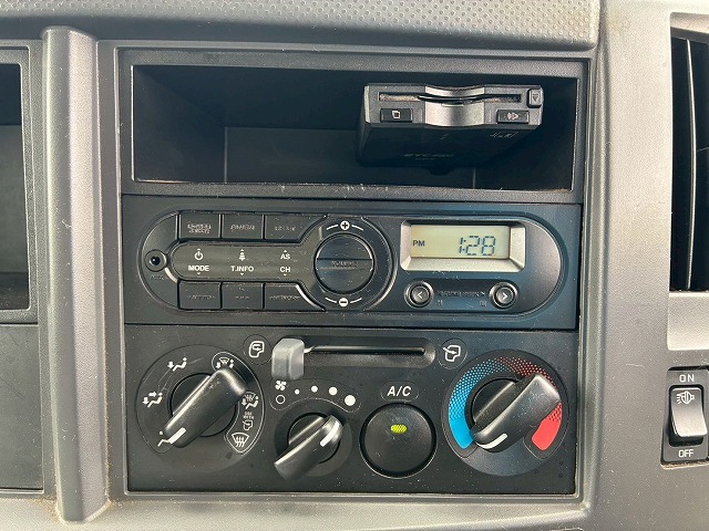 左サイド扉日本フルハーフ6速MT2t6t小型ドライバン箱車|中古トラックの販売・買取・査定のアイナビ