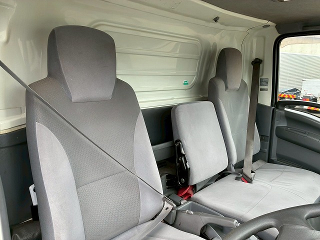 左サイド扉日本フルハーフ6速MT2t6t小型ドライバン箱車|中古トラックの販売・買取・査定のアイナビ